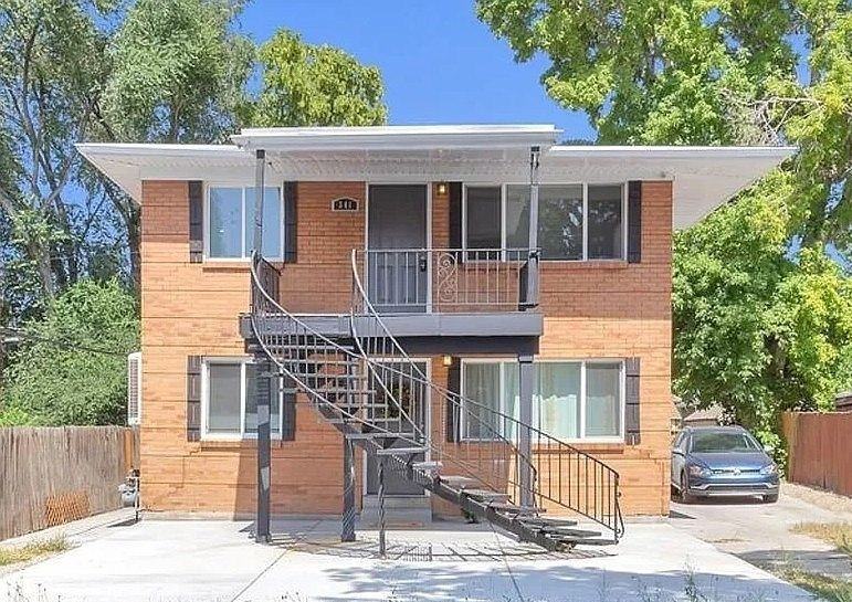 341 E Blaine Ave #1 - Photo 3 of 10