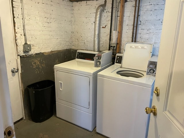 1640 N Lamon Ave - Photo 2 of 9