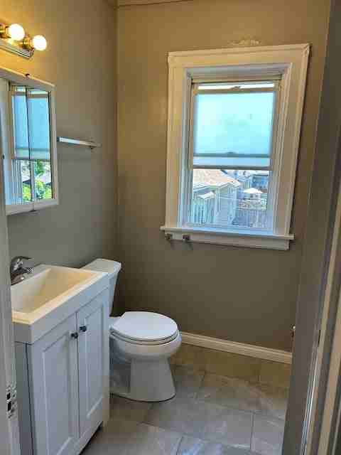 1640 N Lamon Ave - Photo 7 of 9