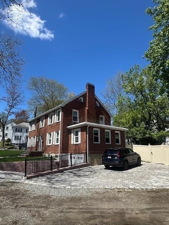 82 Arlmont St - Photo 2 of 20