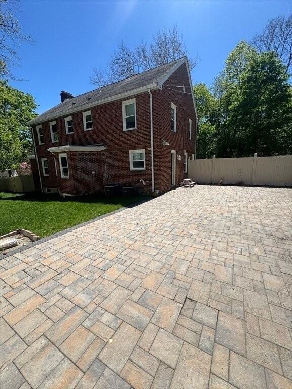 82 Arlmont St - Photo 3 of 20