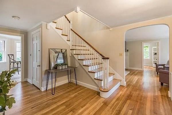 82 Arlmont St - Photo 4 of 20