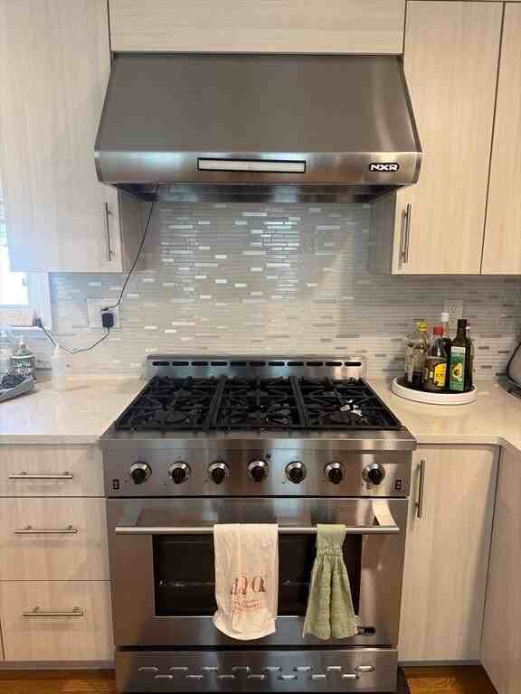 82 Arlmont St - Photo 5 of 20