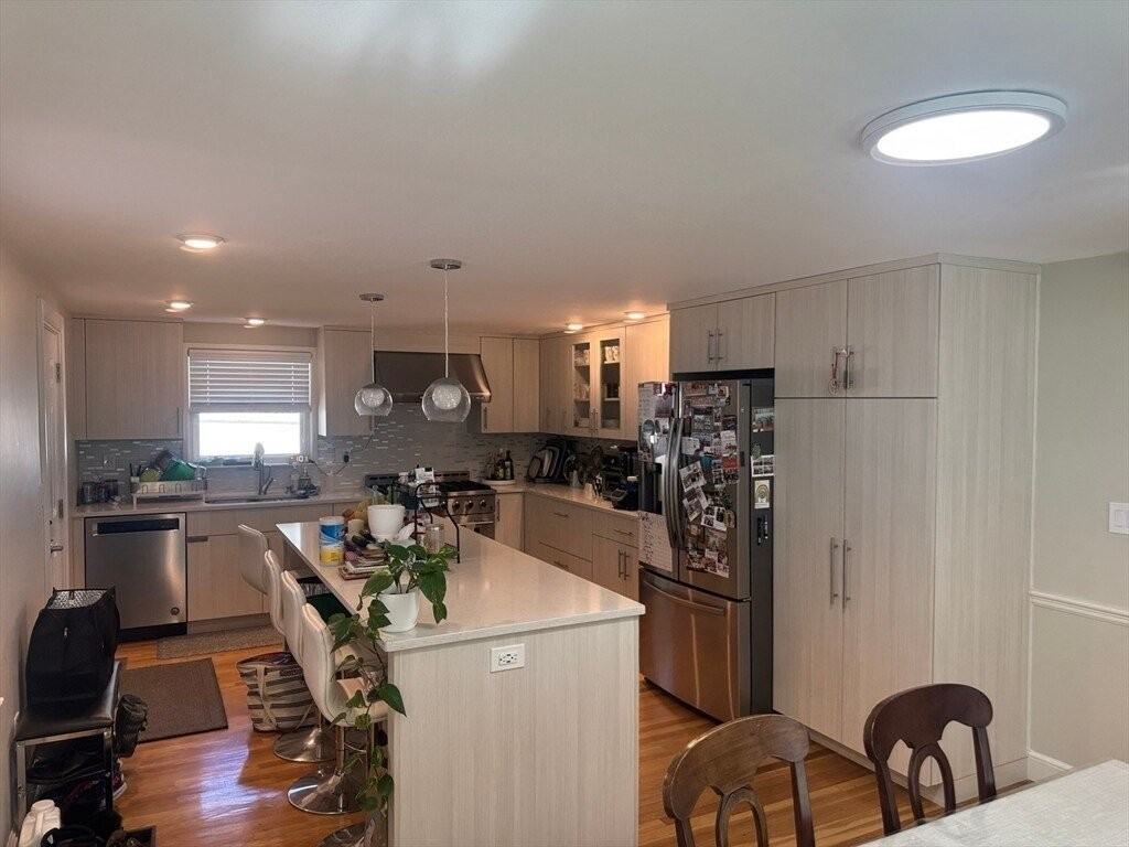 82 Arlmont St - Photo 6 of 20