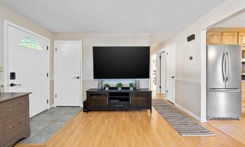 10302 S Clearview Dr - Photo 6 of 26