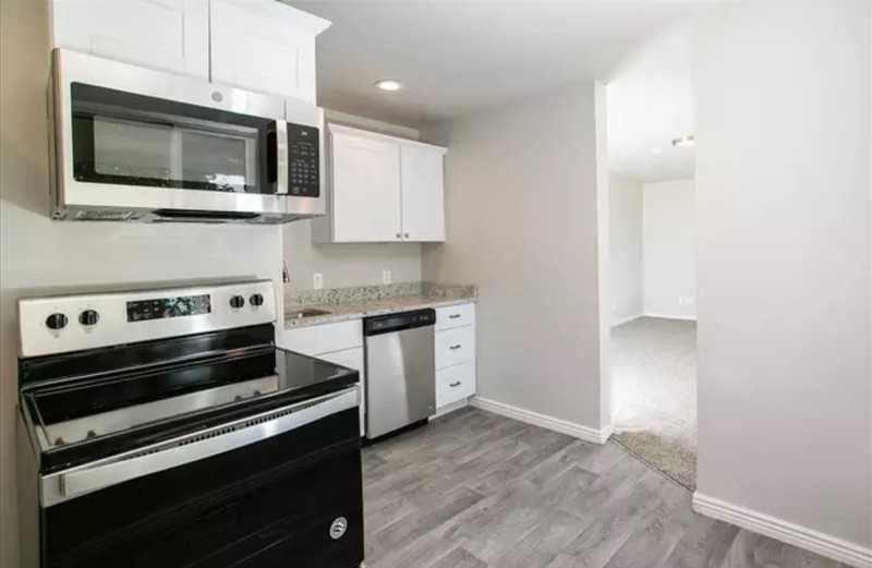 396 N Center St #1 - Photo 3 of 7