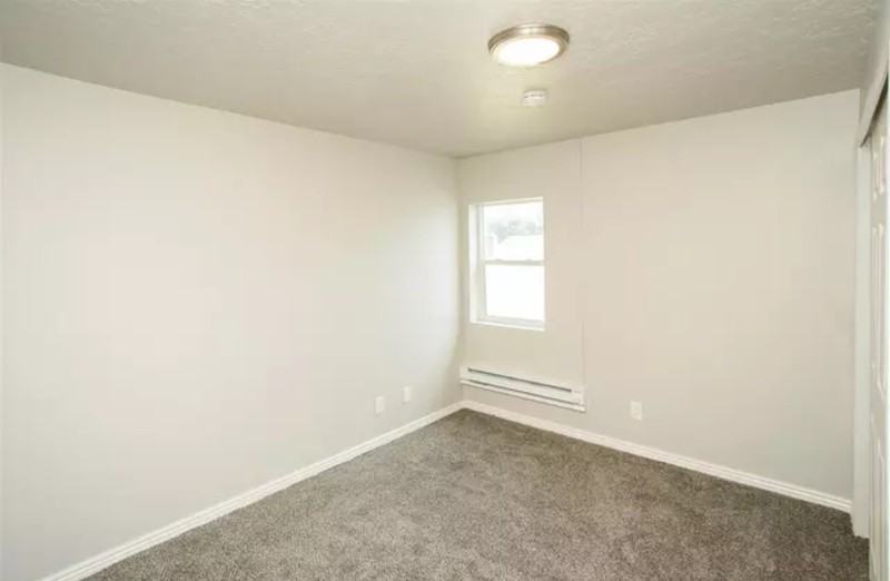 396 N Center St #1 - Photo 6 of 7