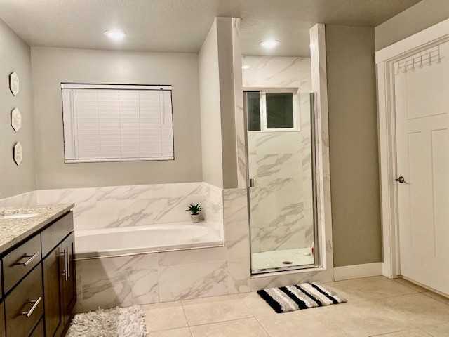571 N Redwood Rd - Photo 3 of 8