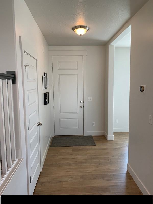 70 N Geneva Rd - Photo 2 of 13