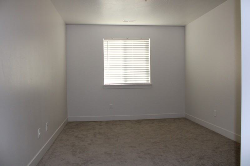 70 N Geneva Rd - Photo 6 of 13