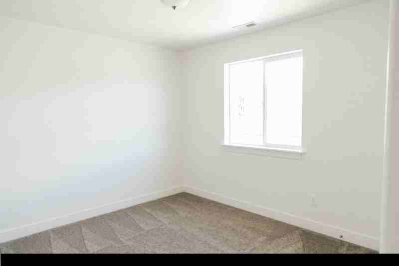 70 N Geneva Rd - Photo 7 of 13