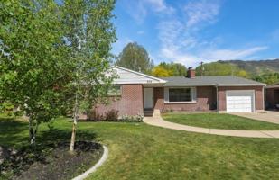 featured image of 376 Lauralin Dr
