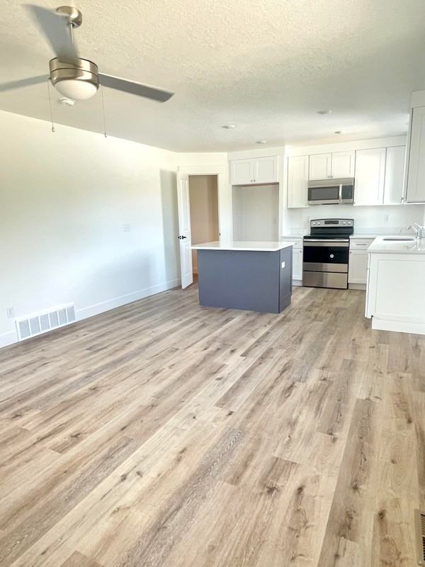 739 N Aly #A - Photo 2 of 11