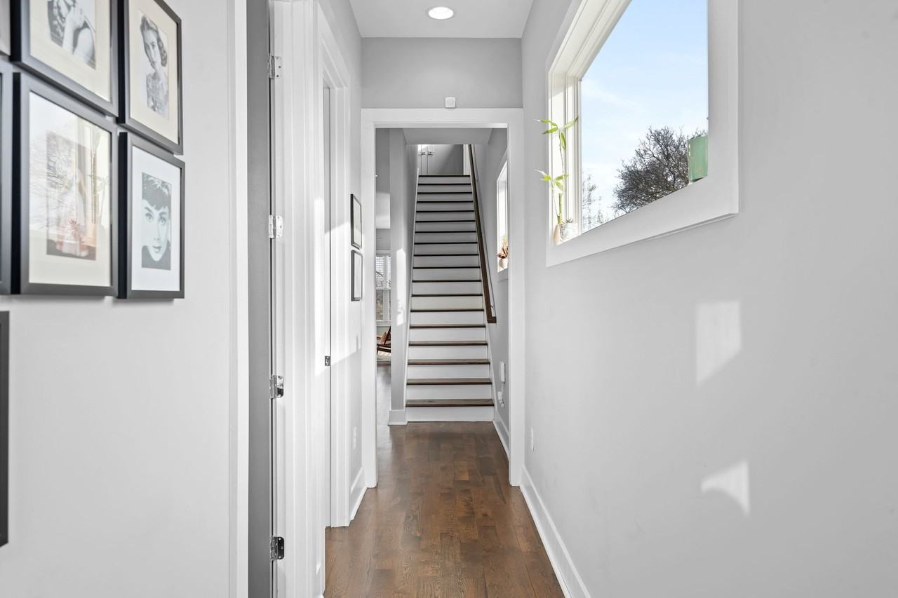 229 Duke St - Photo 4 of 26