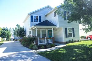 featured image of 376 W Plum Pl