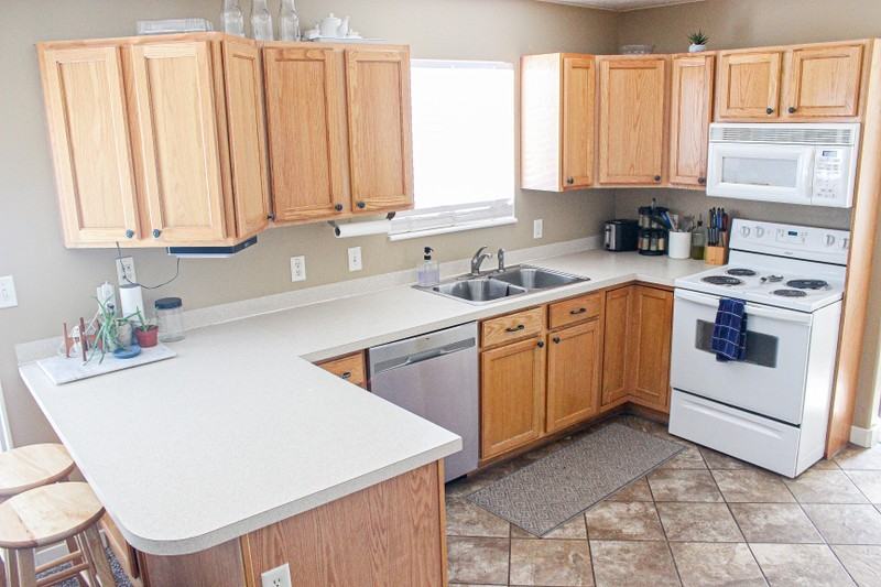 376 W Plum Pl - Photo 3 of 20
