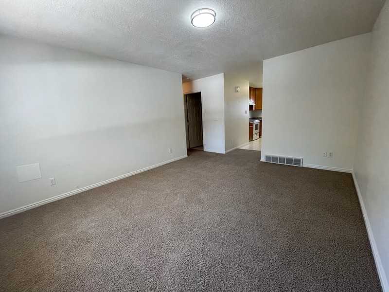 472 Es #1 - Photo 3 of 10