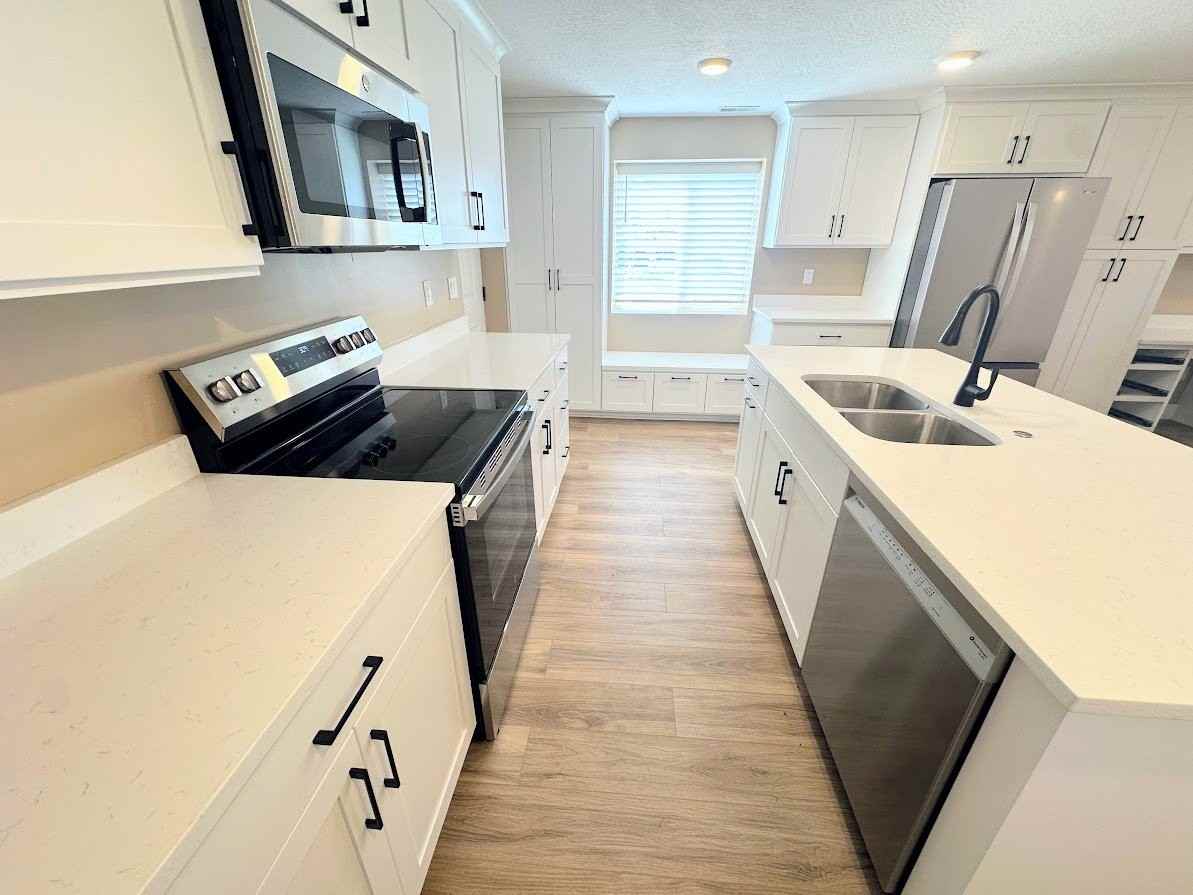 1624 Sw - Photo 3 of 35