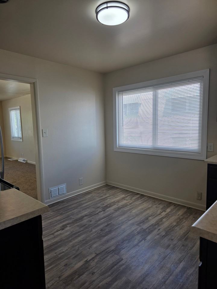 238 Terry Ave - Photo 6 of 19