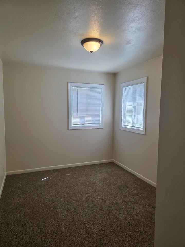 238 Terry Ave - Photo 7 of 19