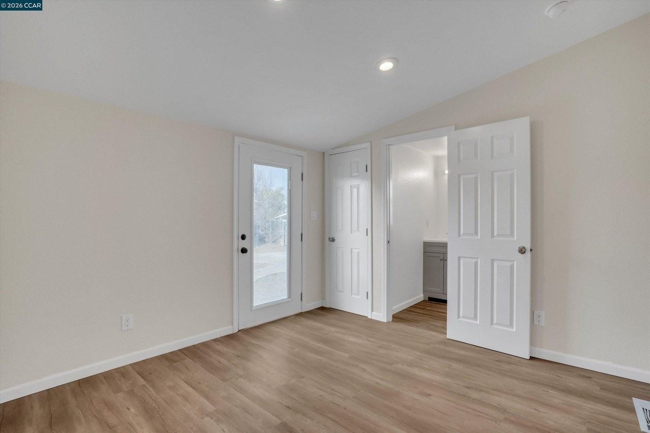 753 Castle Ct - Photo 7 of 18