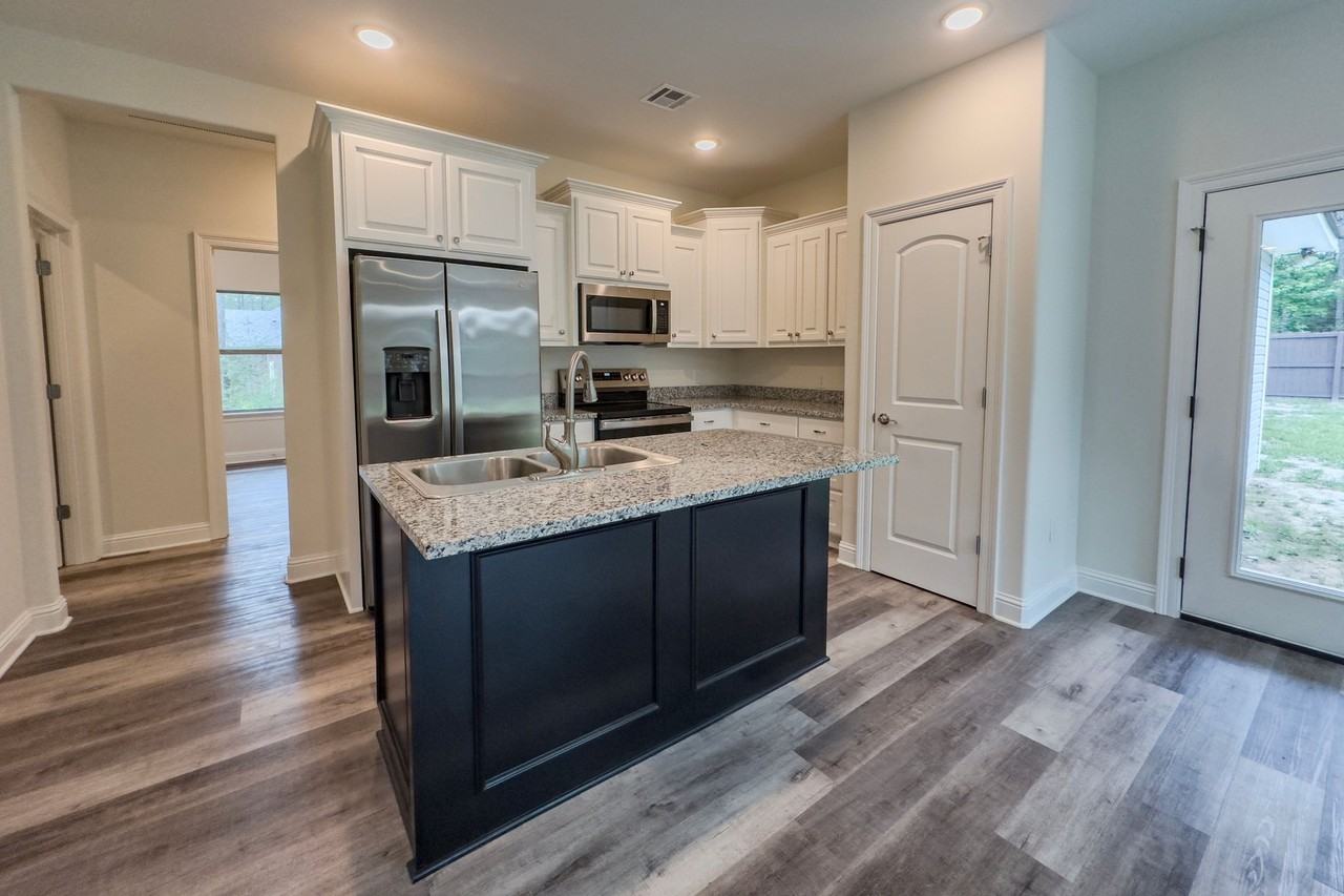 213 Steel Magnolia Ln - Photo 3 of 11