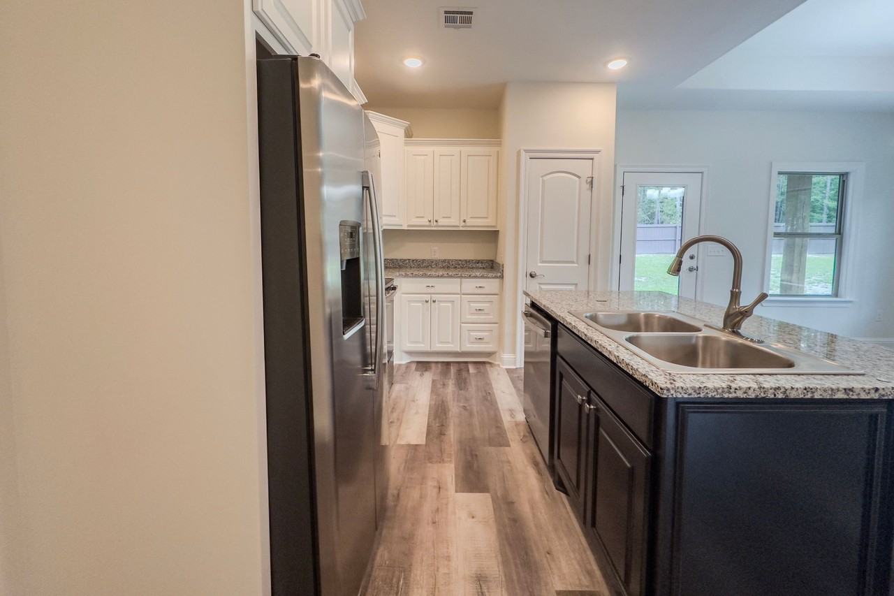 213 Steel Magnolia Ln - Photo 4 of 11