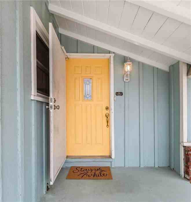 12312 Louise St - Photo 2 of 20