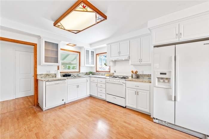 12312 Louise St - Photo 4 of 20