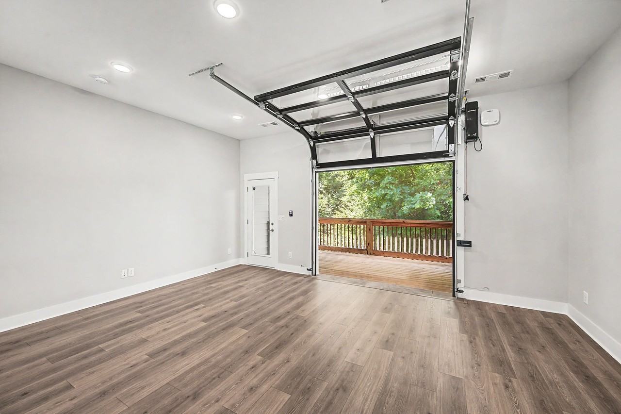 221 Stonecrest Cir - Photo 6 of 20