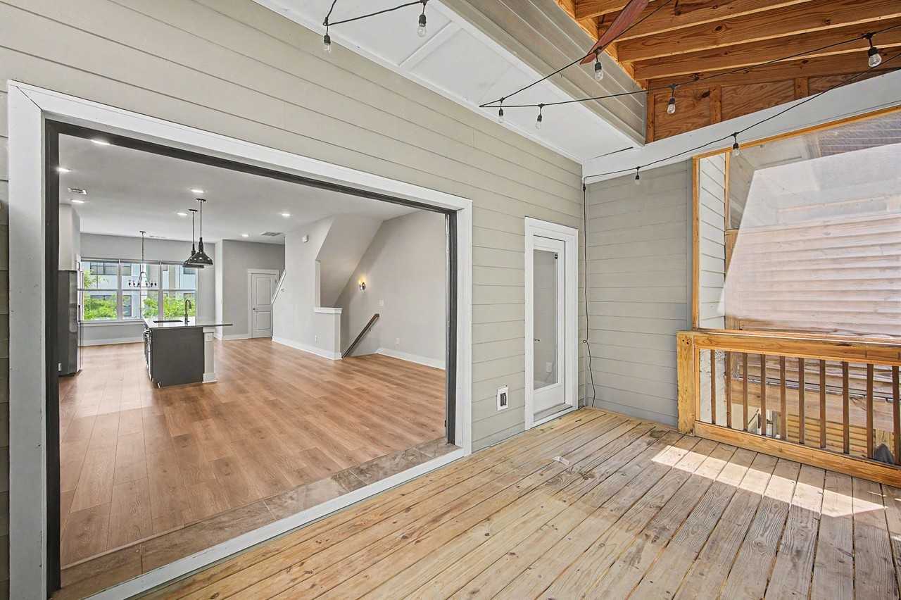 221 Stonecrest Cir - Photo 7 of 20