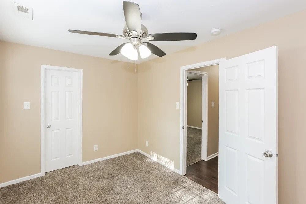 612 N Mulberry St - Photo 5 of 10