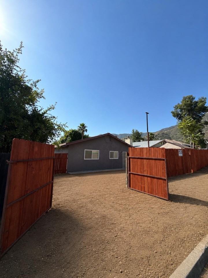 33081 Esther St #B - Photo 2 of 13