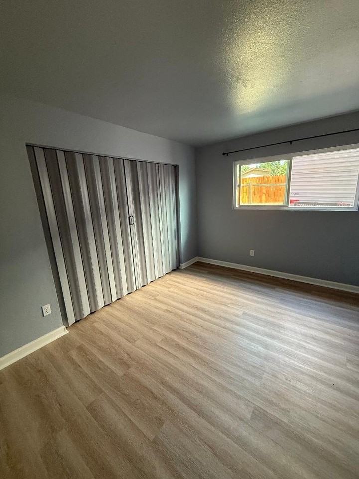 33081 Esther St #B - Photo 5 of 13
