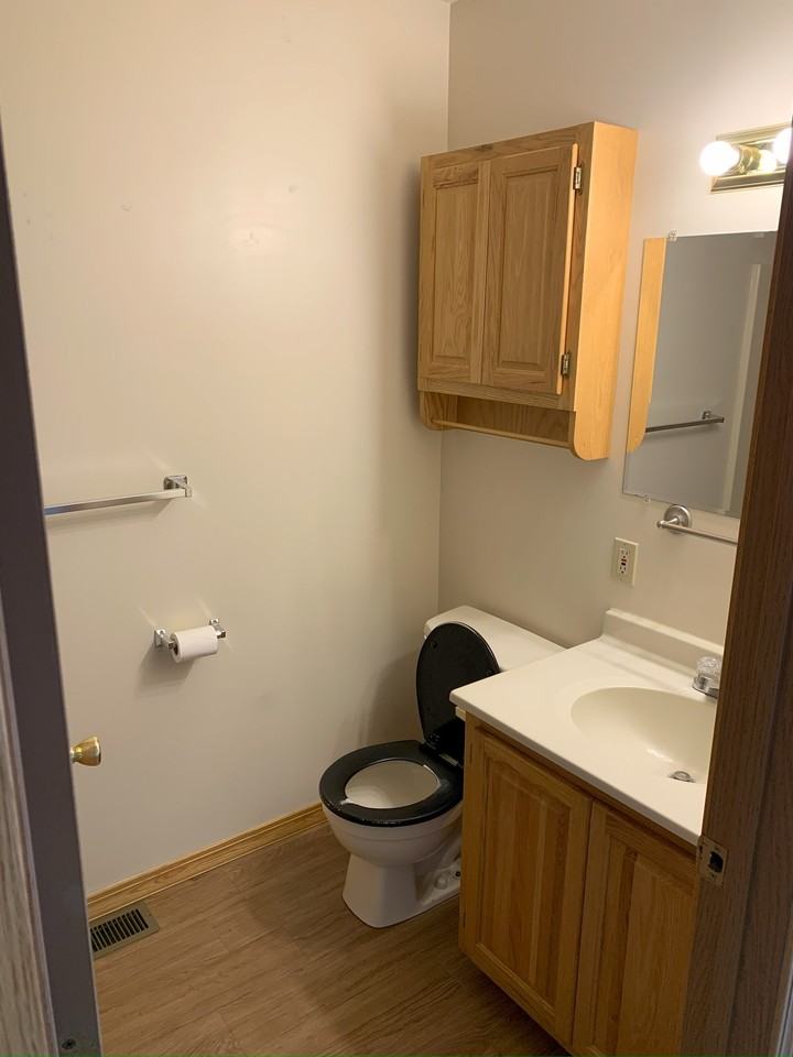 350 N Lakeland Dr - Photo 4 of 10