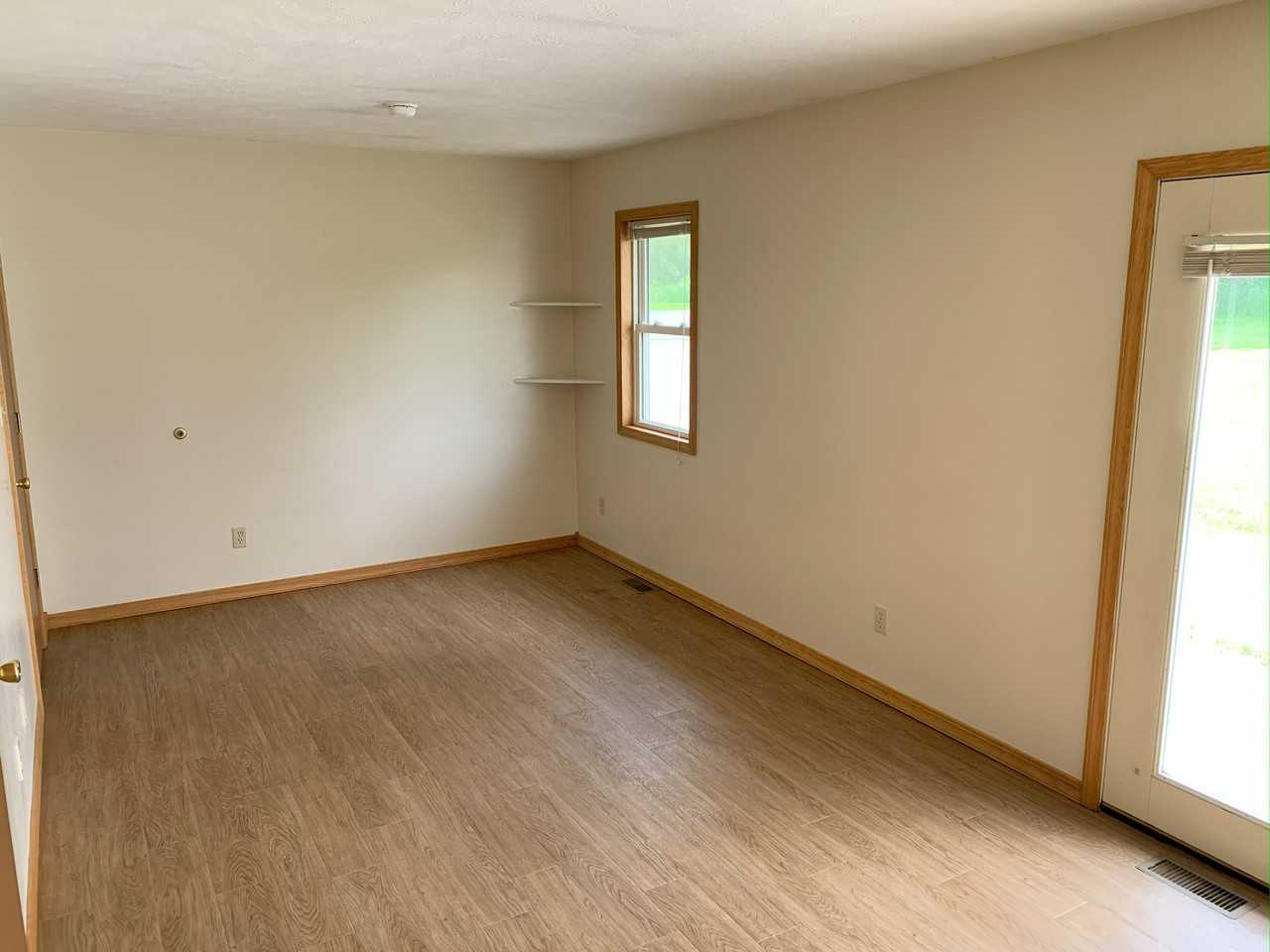 350 N Lakeland Dr - Photo 5 of 10