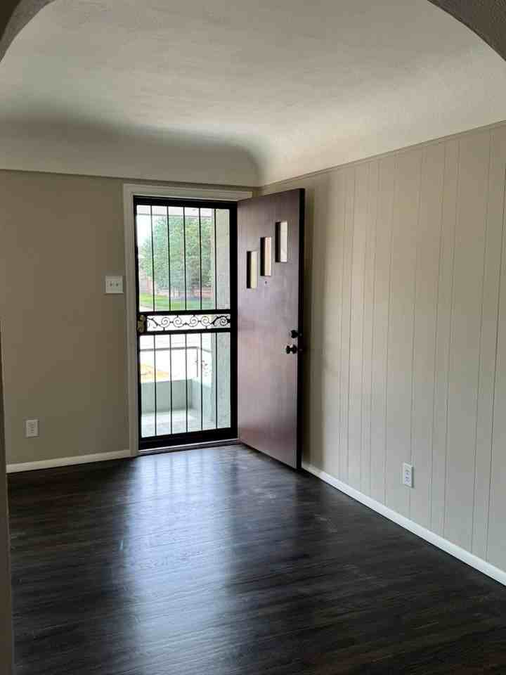 2025 Wyoming Ave - Photo 5 of 20