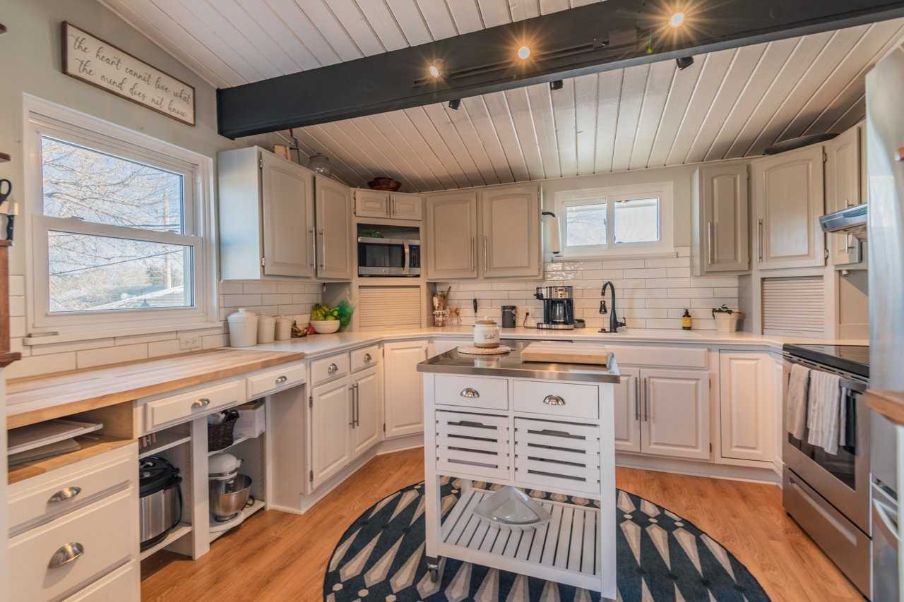 1419 Sanders Dr - Photo 3 of 13