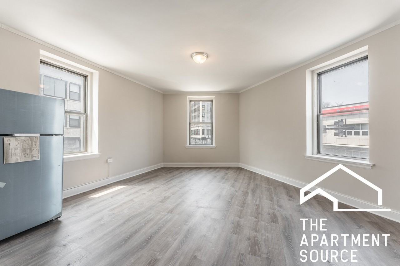 2781 N Milwaukee Ave #301 - Photo 3 of 7