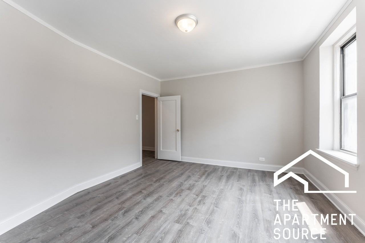 2781 N Milwaukee Ave #301 - Photo 4 of 7
