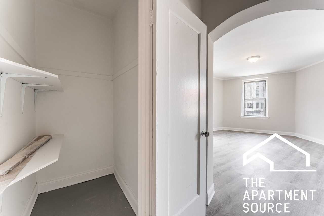 2781 N Milwaukee Ave #301 - Photo 5 of 7