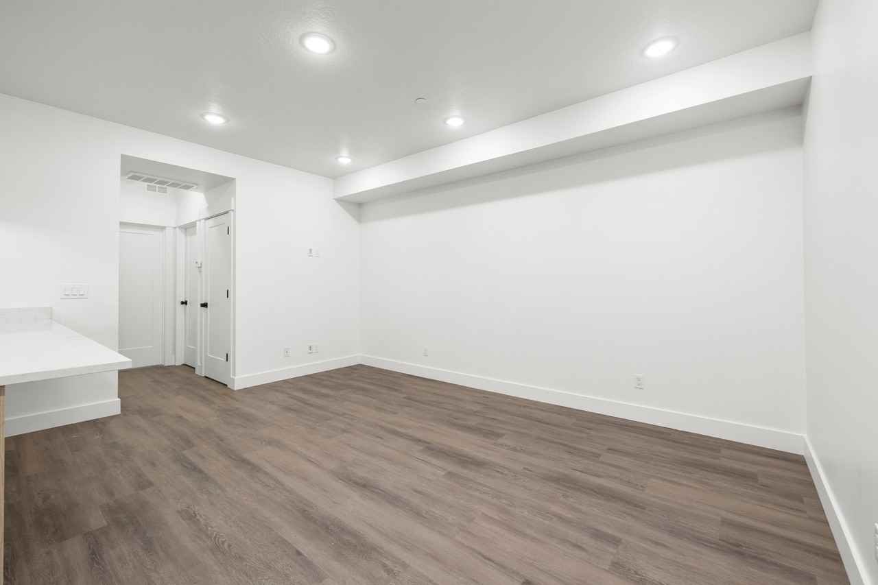 51 Nw #302 - Photo 4 of 9