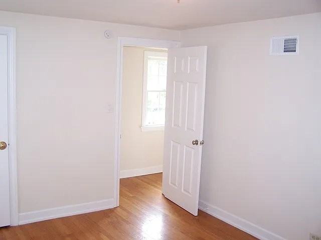 412 N Wille St - Photo 5 of 11