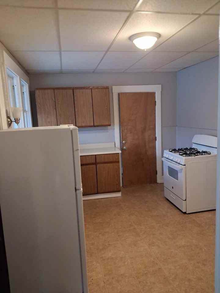 28 Beacon St #2 - Photo 2 of 13