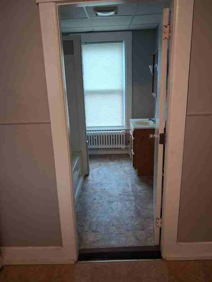 28 Beacon St #2 - Photo 3 of 13