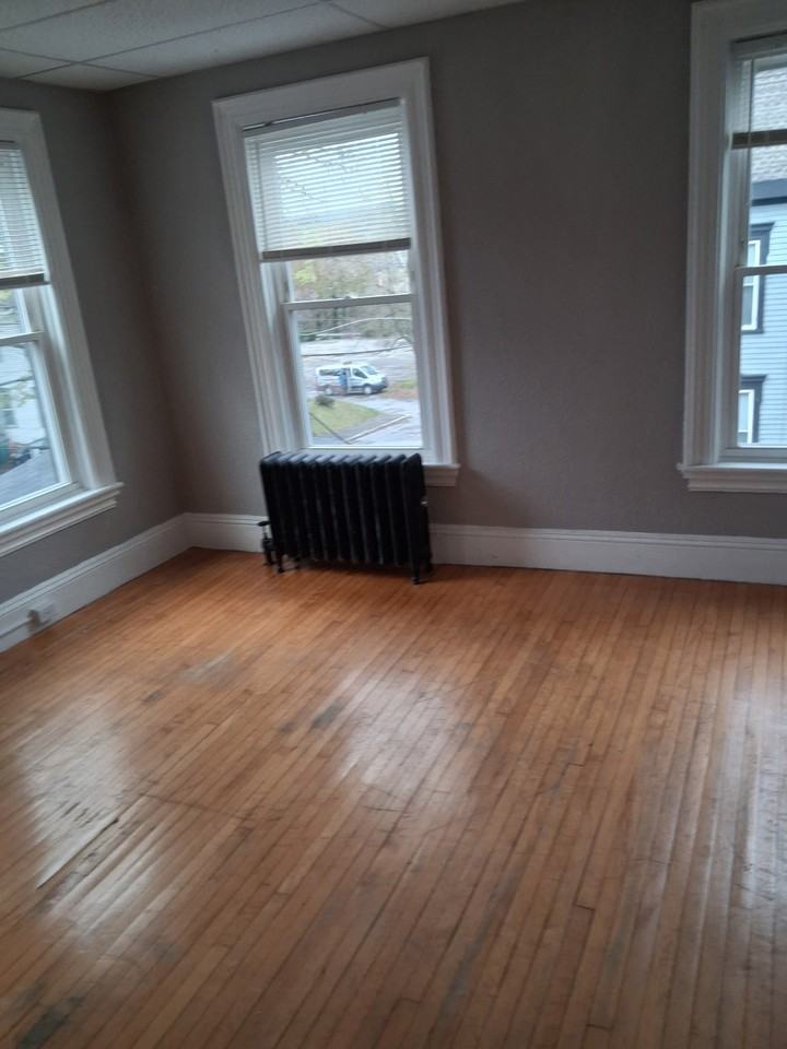 28 Beacon St #2 - Photo 7 of 13