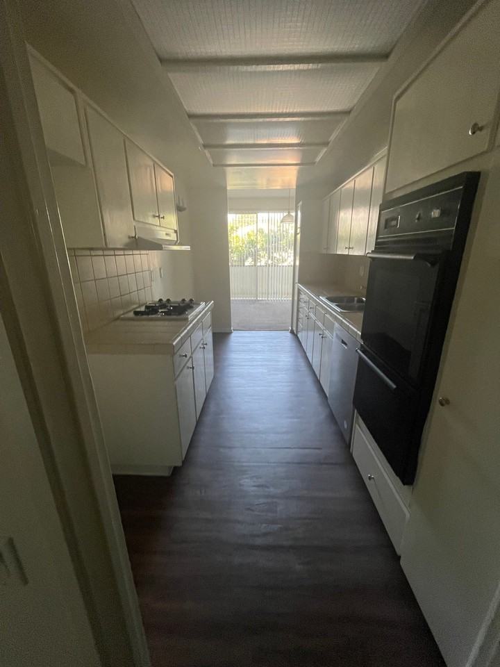1840 Fairburn Ave #311 - Photo 3 of 11