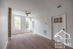 2206 W Erie St #3 - Photo 1 of 1