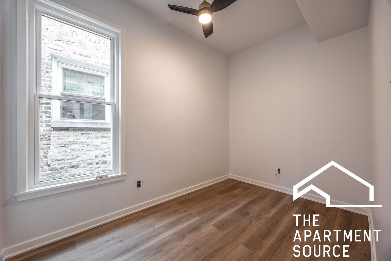 2206 W Erie St #3 - Photo 6 of 11