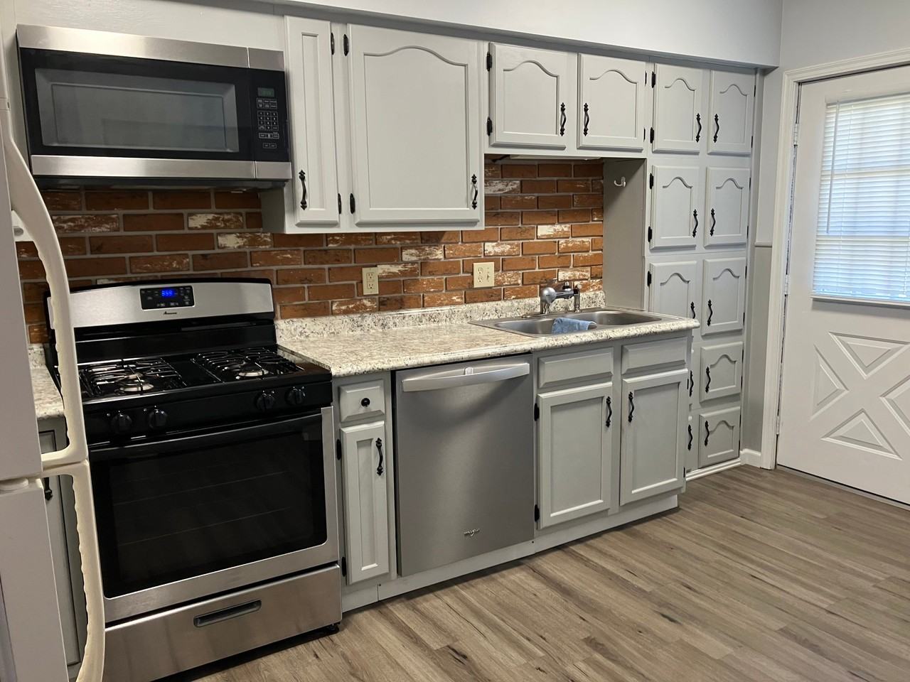 119 W 33rd St #1 - Photo 6 of 18